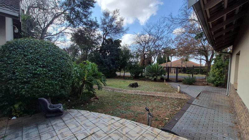 5 Bedroom Property for Sale in Eldoraigne Gauteng