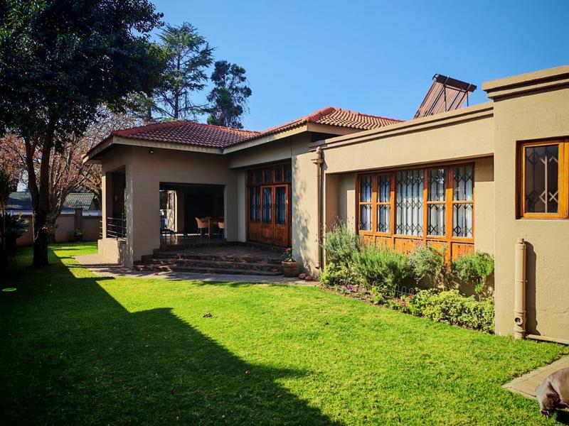 4 Bedroom Property for Sale in Vanderbijlpark SW 5 Gauteng