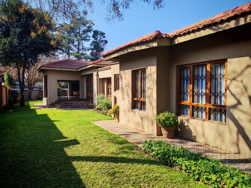 4 Bedroom Property for Sale in Vanderbijlpark SW 5 Gauteng