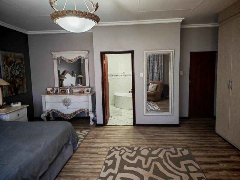 4 Bedroom Property for Sale in Vanderbijlpark SW 5 Gauteng