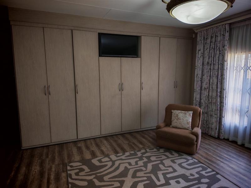 4 Bedroom Property for Sale in Vanderbijlpark SW 5 Gauteng