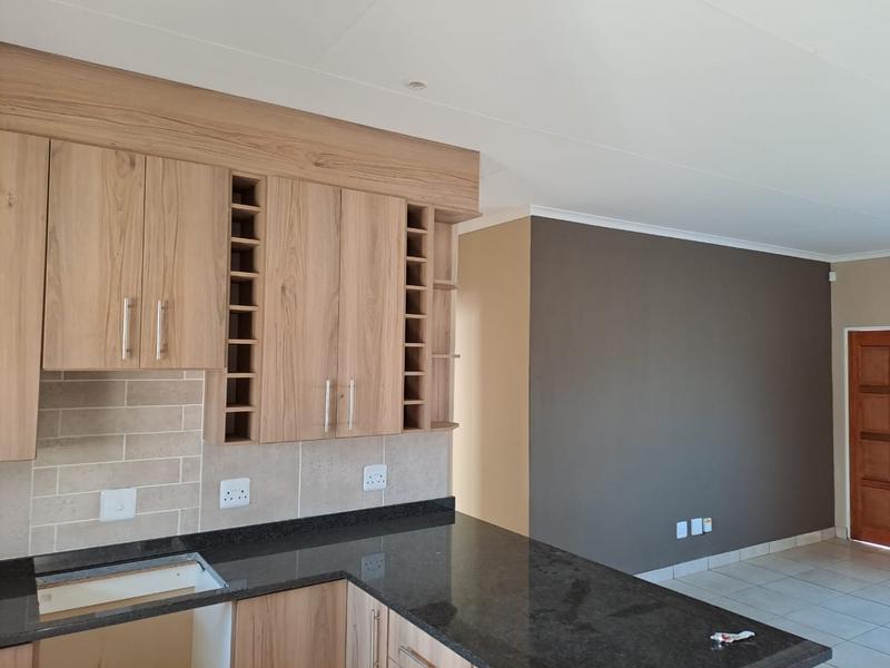 To Let 2 Bedroom Property for Rent in Riversdale Gauteng