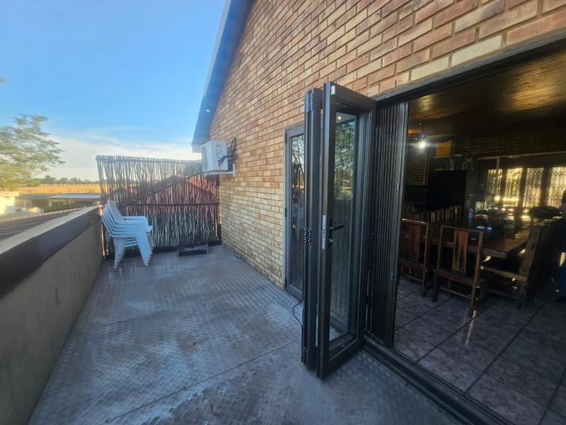 3 Bedroom Property for Sale in Flora Gardens Gauteng