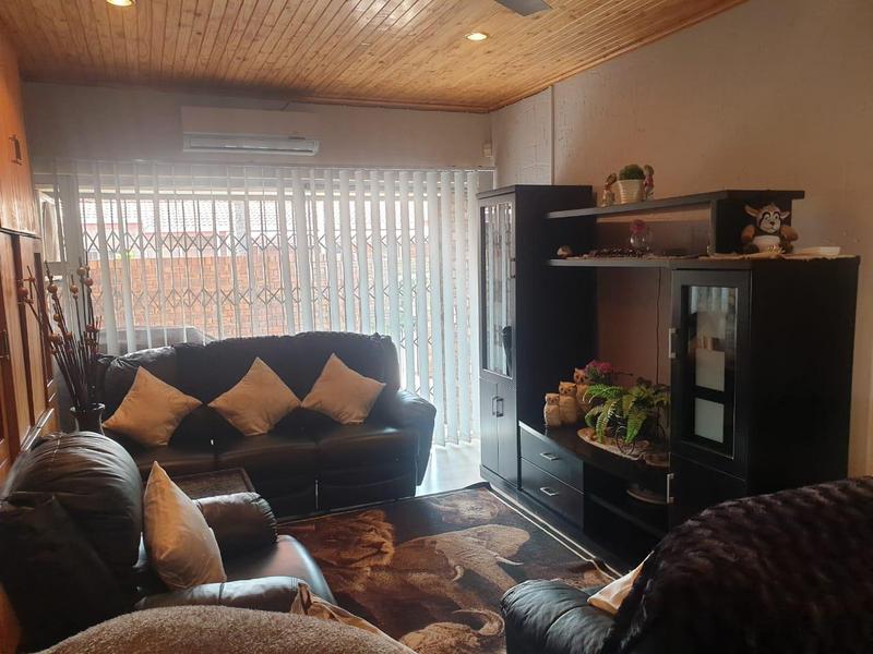 3 Bedroom Property for Sale in Flora Gardens Gauteng