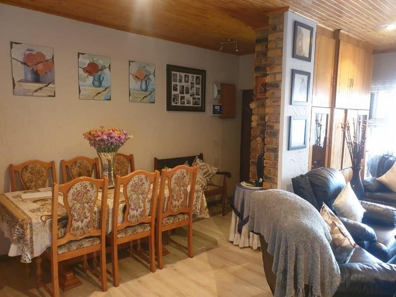 3 Bedroom Property for Sale in Flora Gardens Gauteng