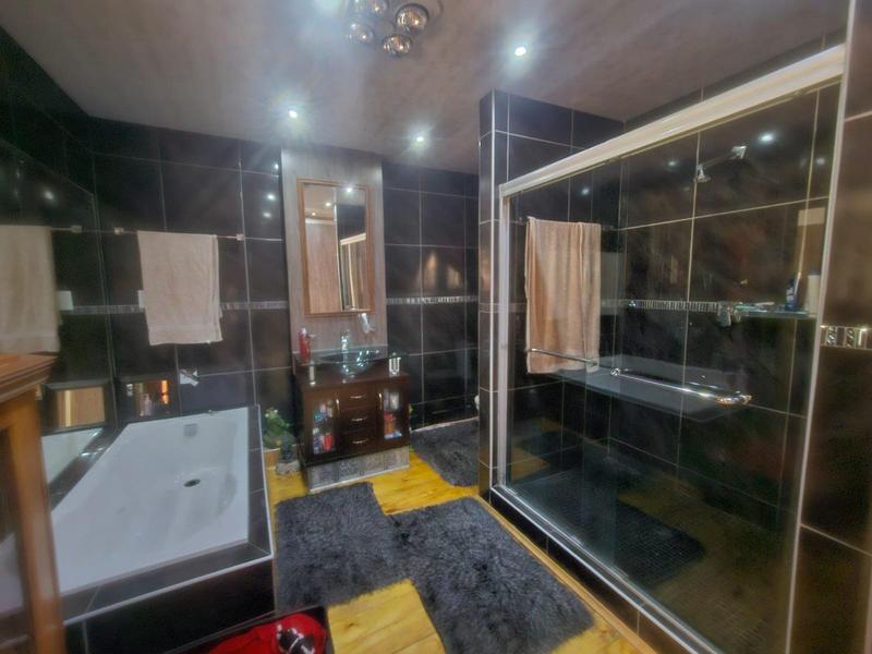 2 Bedroom Property for Sale in Vanderbijlpark CW 5 Gauteng