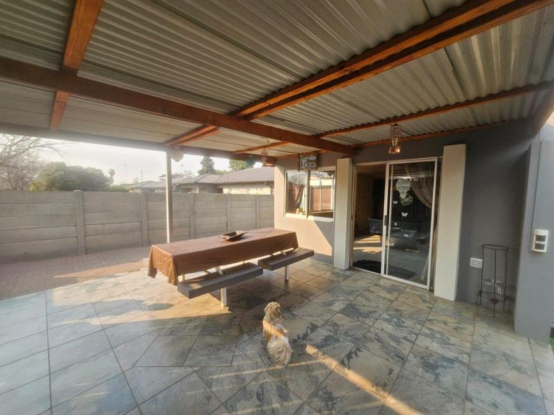 2 Bedroom Property for Sale in Vanderbijlpark CW 5 Gauteng