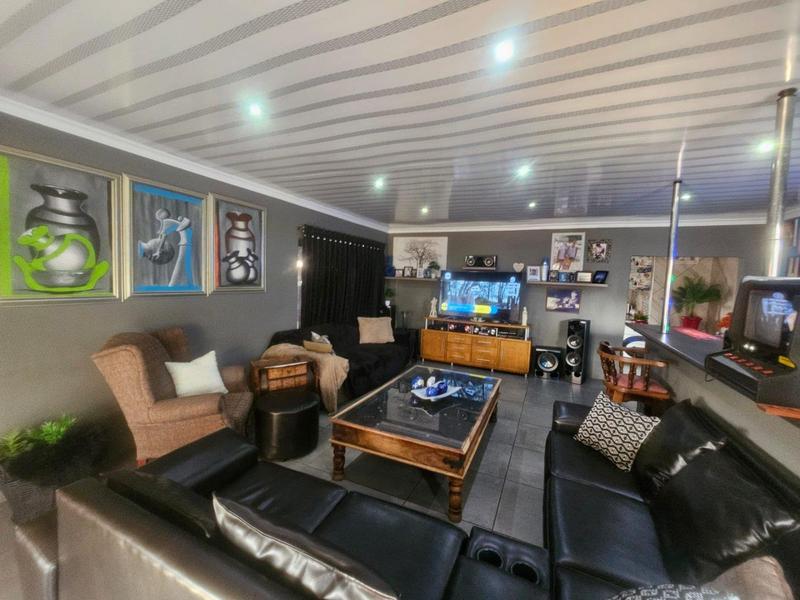 2 Bedroom Property for Sale in Vanderbijlpark CW 5 Gauteng