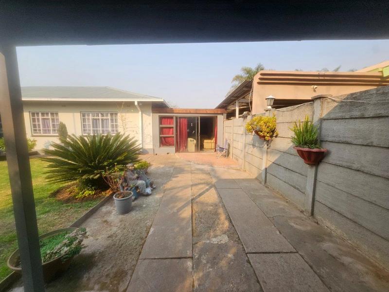 2 Bedroom Property for Sale in Vanderbijlpark CW 5 Gauteng