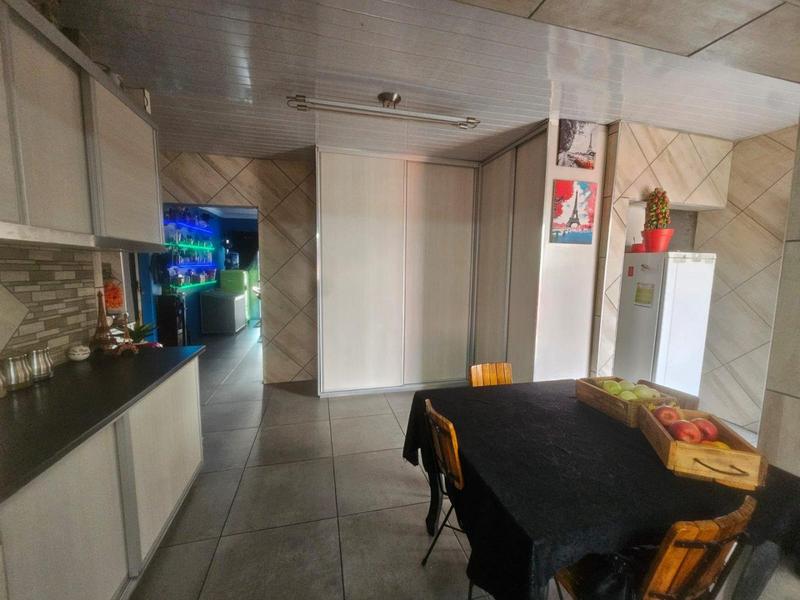 2 Bedroom Property for Sale in Vanderbijlpark CW 5 Gauteng