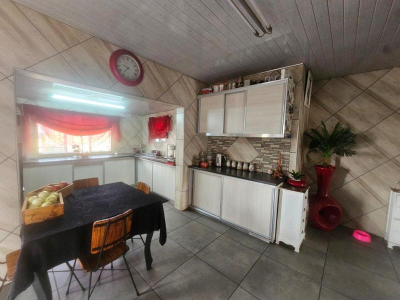 2 Bedroom Property for Sale in Vanderbijlpark CW 5 Gauteng