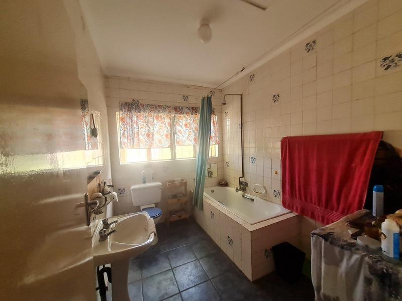 3 Bedroom Property for Sale in Unitas Park Gauteng