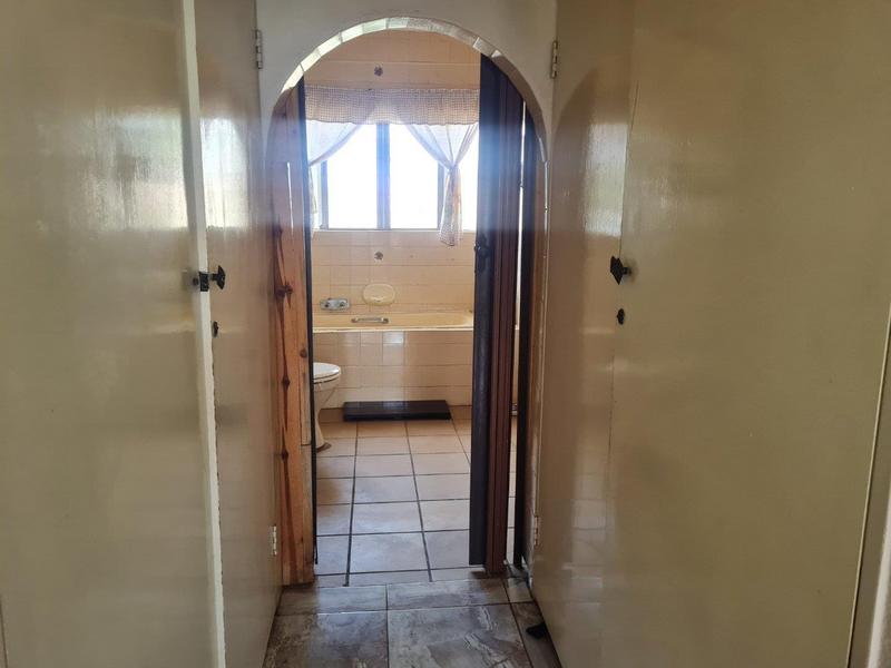 3 Bedroom Property for Sale in Unitas Park Gauteng