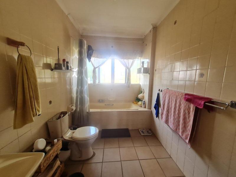 3 Bedroom Property for Sale in Unitas Park Gauteng