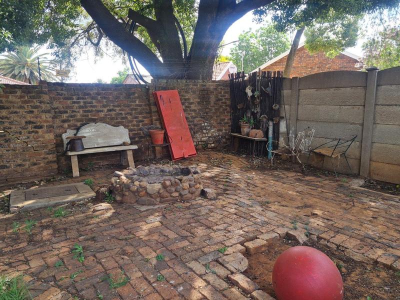 3 Bedroom Property for Sale in Unitas Park Gauteng