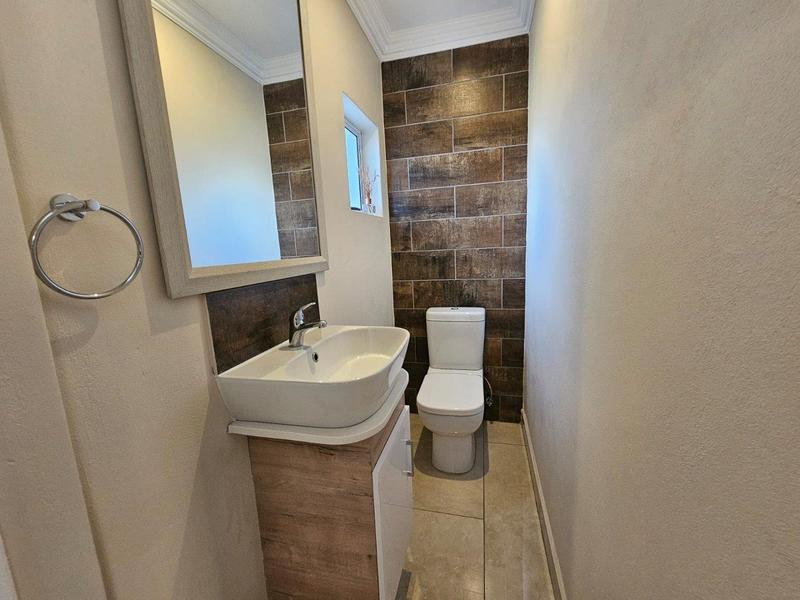 4 Bedroom Property for Sale in Riverspray Lifestyle Estate Gauteng