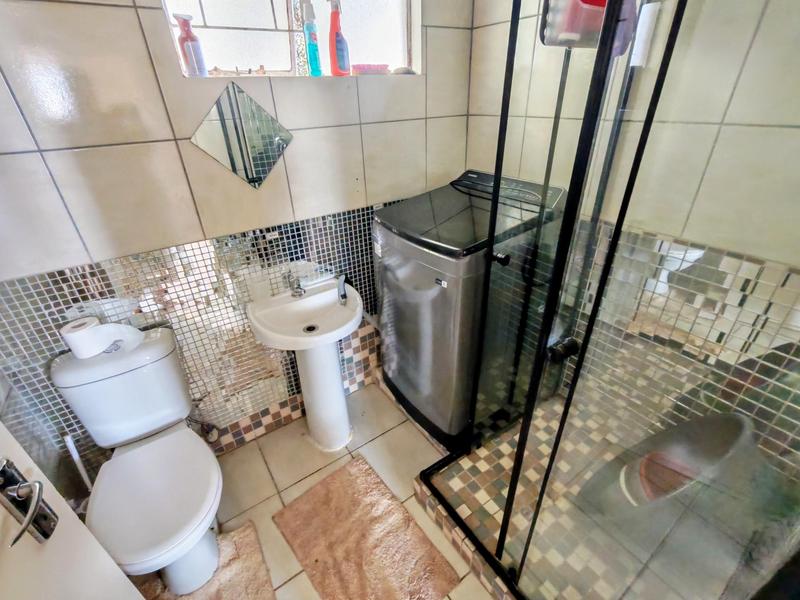 2 Bedroom Property for Sale in Vorna Valley Gauteng
