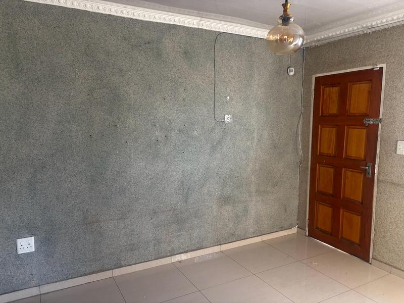 To Let 3 Bedroom Property for Rent in Fleurhof Gauteng
