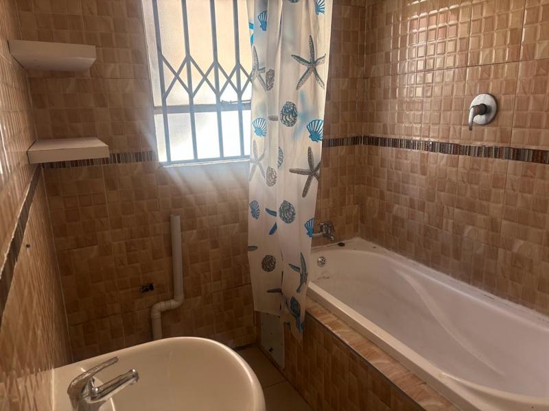 To Let 3 Bedroom Property for Rent in Fleurhof Gauteng