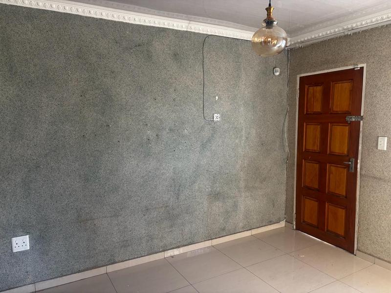 To Let 3 Bedroom Property for Rent in Fleurhof Gauteng