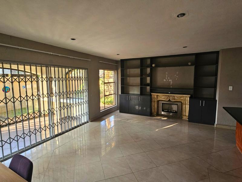 To Let 3 Bedroom Property for Rent in Glen Marais Gauteng