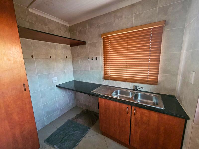 To Let 3 Bedroom Property for Rent in Glen Marais Gauteng