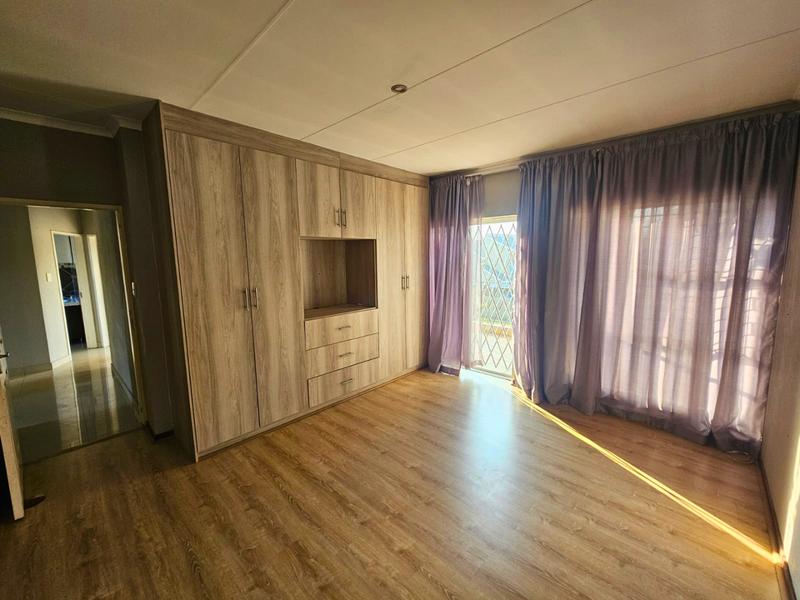 To Let 3 Bedroom Property for Rent in Glen Marais Gauteng