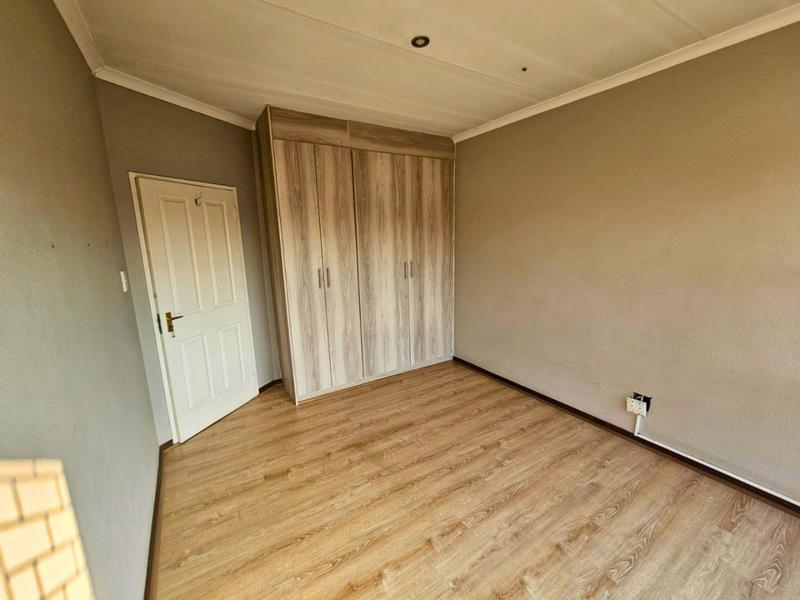 To Let 3 Bedroom Property for Rent in Glen Marais Gauteng