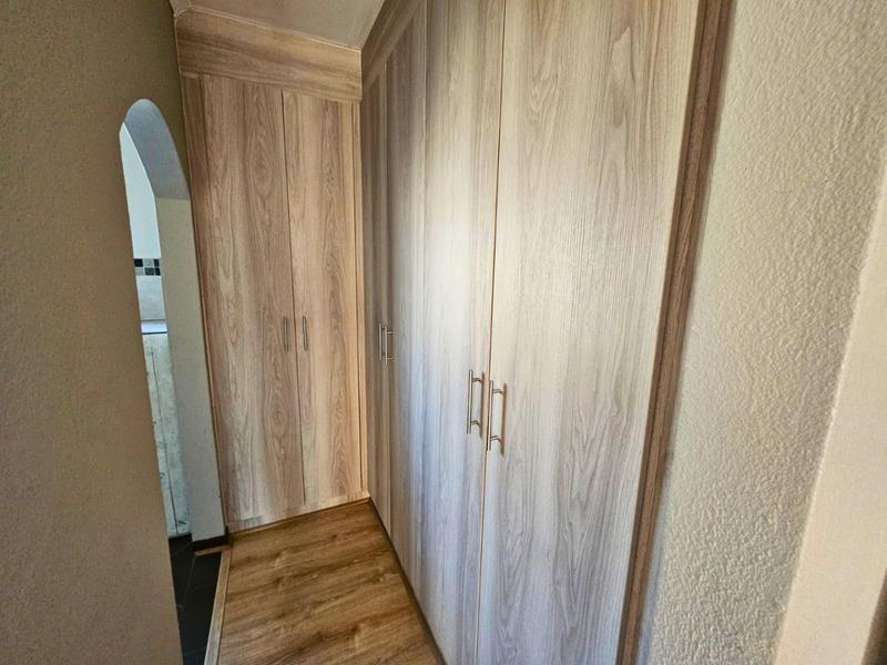 To Let 3 Bedroom Property for Rent in Glen Marais Gauteng