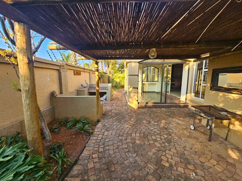 To Let 3 Bedroom Property for Rent in Glen Marais Gauteng