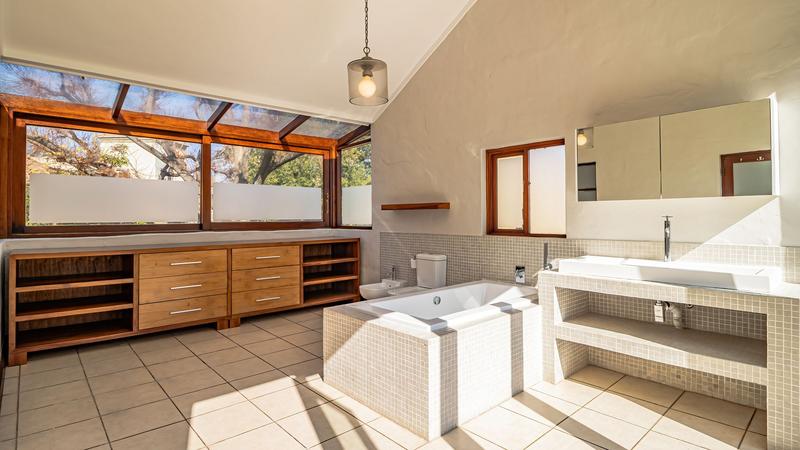 3 Bedroom Property for Sale in Lonehill Gauteng