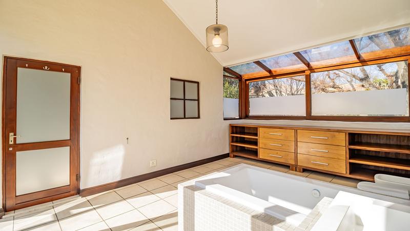 3 Bedroom Property for Sale in Lonehill Gauteng