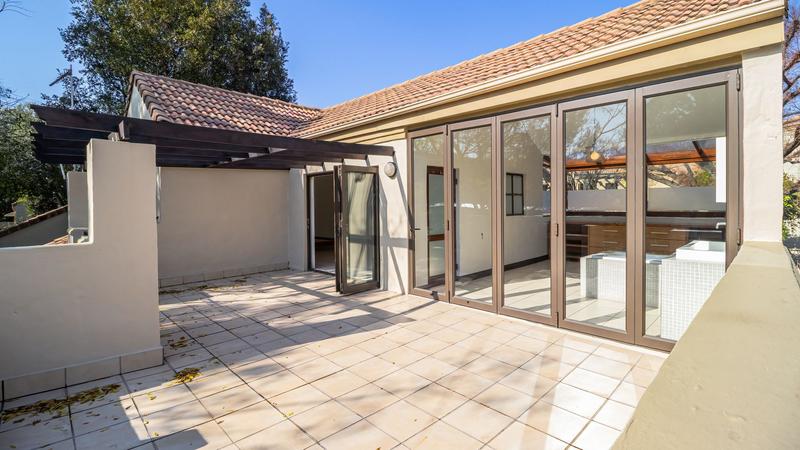 3 Bedroom Property for Sale in Lonehill Gauteng