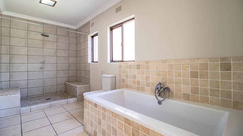 3 Bedroom Property for Sale in Lonehill Gauteng