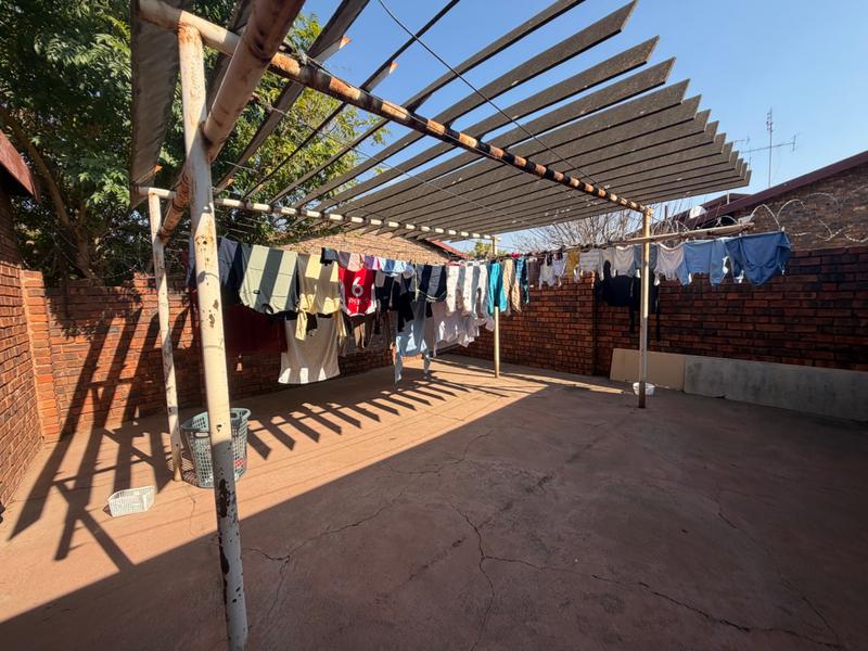 To Let 2 Bedroom Property for Rent in Erasmia Gauteng