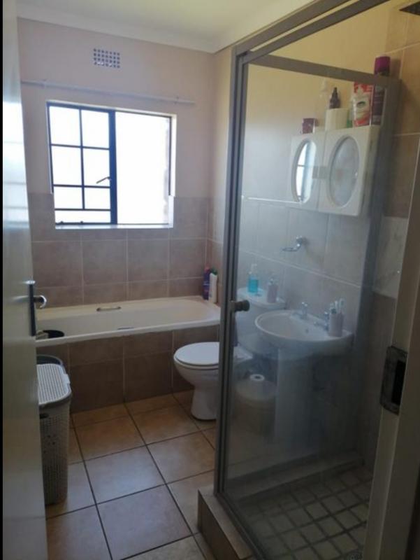 2 Bedroom Property for Sale in Sonneveld Gauteng