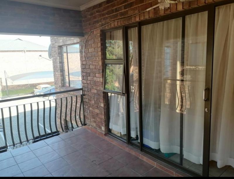 2 Bedroom Property for Sale in Sonneveld Gauteng