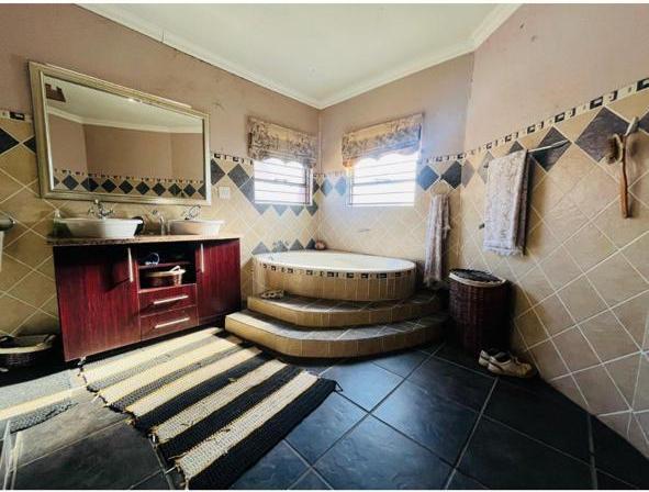 4 Bedroom Property for Sale in The Reeds Gauteng