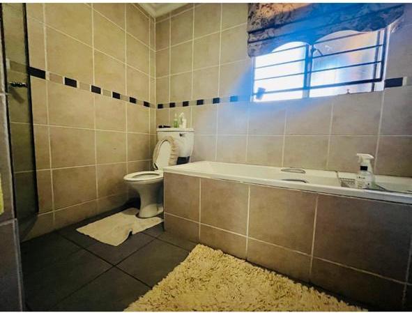 4 Bedroom Property for Sale in The Reeds Gauteng
