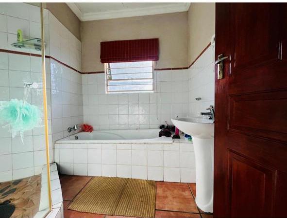 4 Bedroom Property for Sale in The Reeds Gauteng