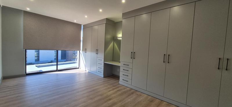 To Let 3 Bedroom Property for Rent in Midfield Estate Gauteng
