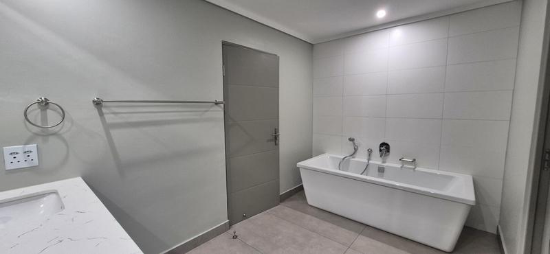 To Let 3 Bedroom Property for Rent in Midfield Estate Gauteng