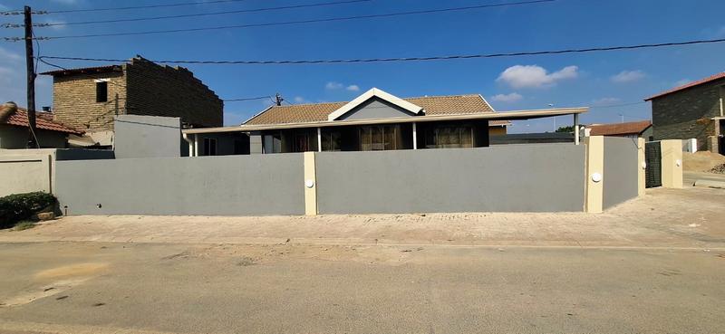 3 Bedroom Property for Sale in Ebony Park Gauteng