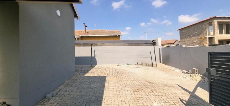3 Bedroom Property for Sale in Ebony Park Gauteng
