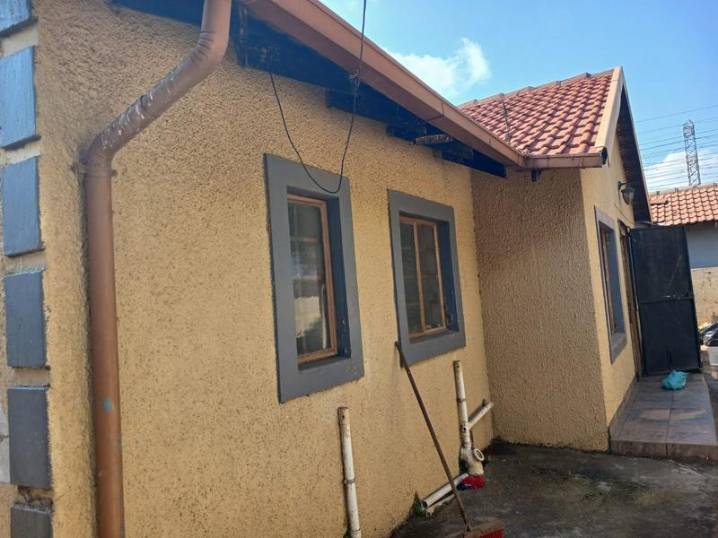 3 Bedroom Property for Sale in Commercia Gauteng