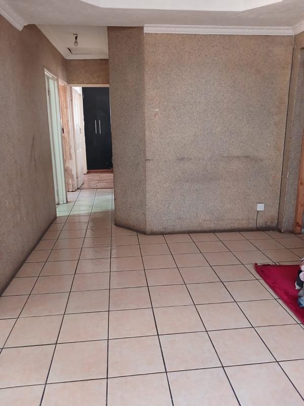 3 Bedroom Property for Sale in Commercia Gauteng