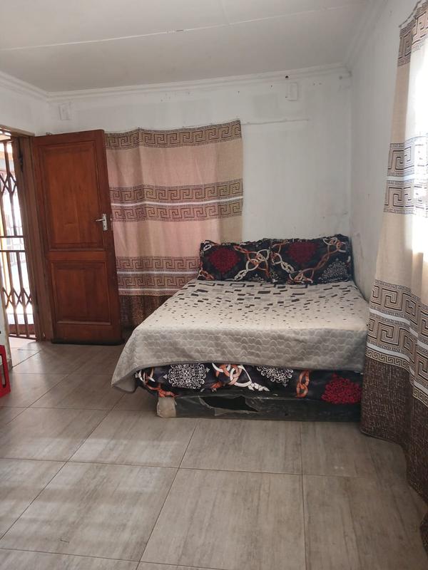 3 Bedroom Property for Sale in Commercia Gauteng