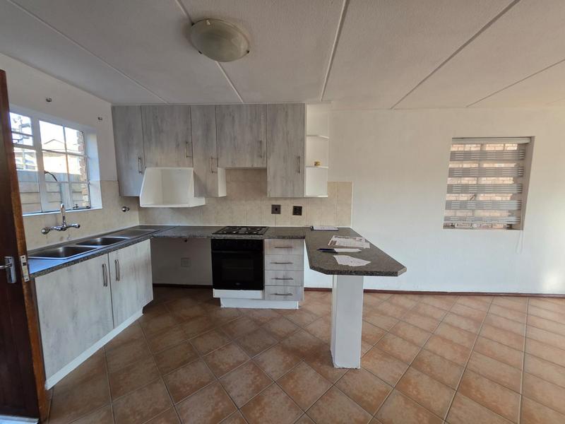 2 Bedroom Property for Sale in Edleen Gauteng