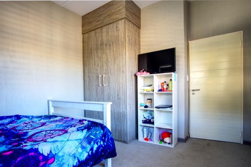 2 Bedroom Property for Sale in Victory Park Gauteng