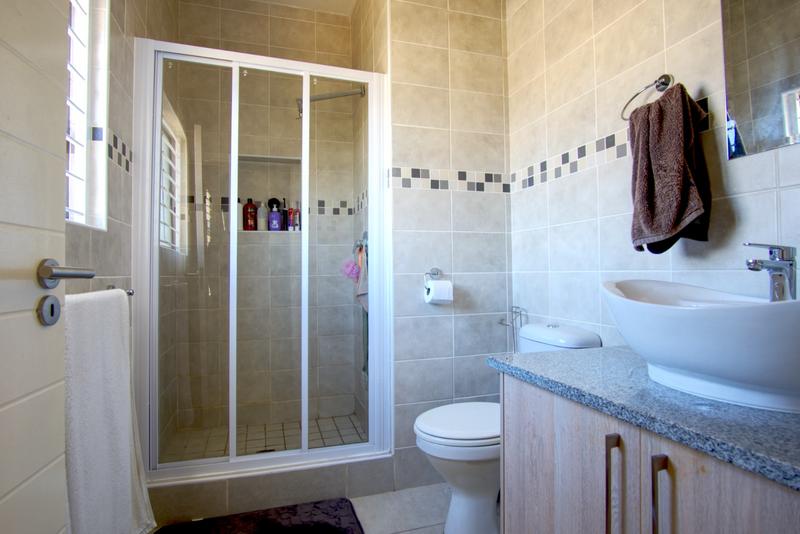 2 Bedroom Property for Sale in Victory Park Gauteng